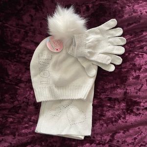 GIRLS TOBY & ME WINTER SET OF HAT, 🧣 SCARF AND GLOVES (LOVE ) OR (DIVA)